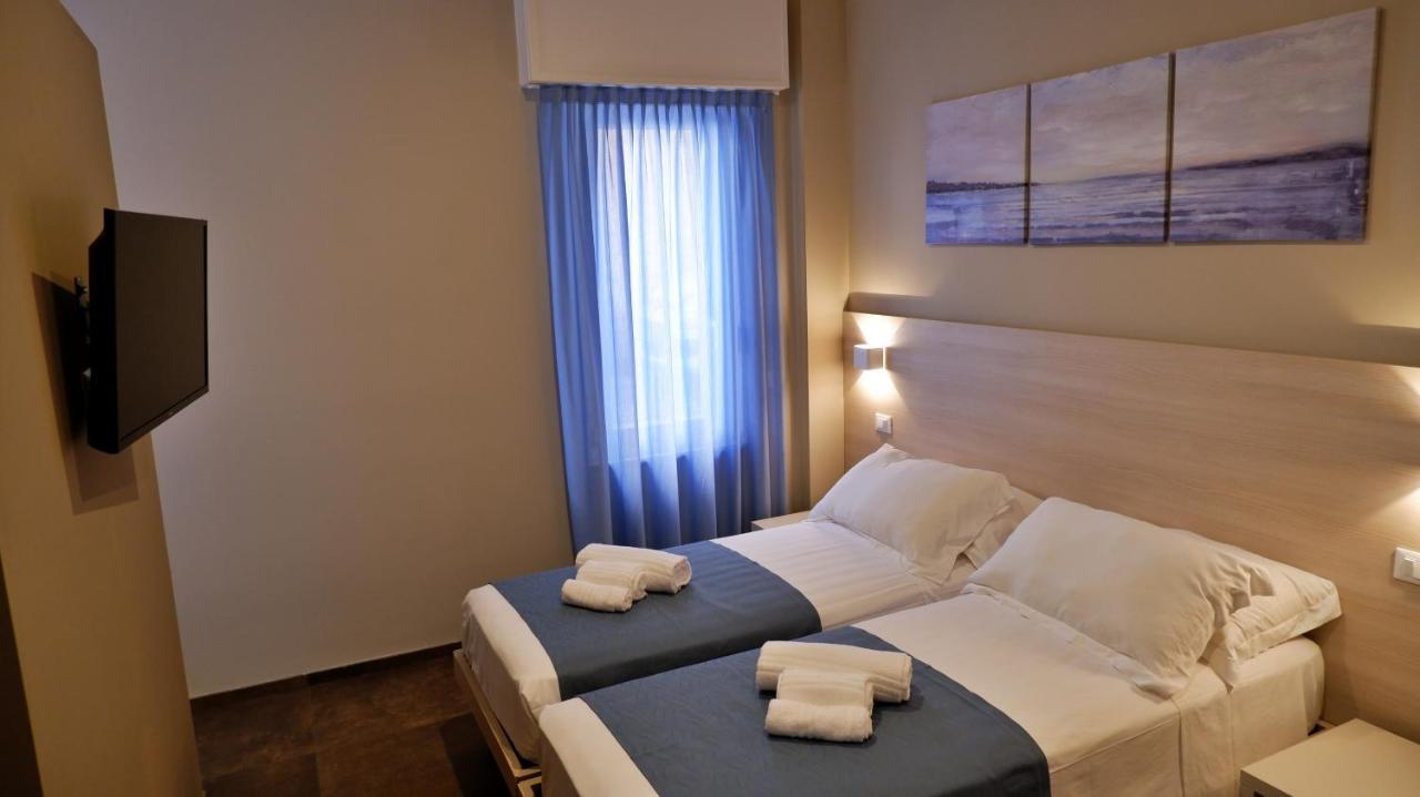 Pianomare Riviera Apartments And Rooms 임페리아 외부 사진