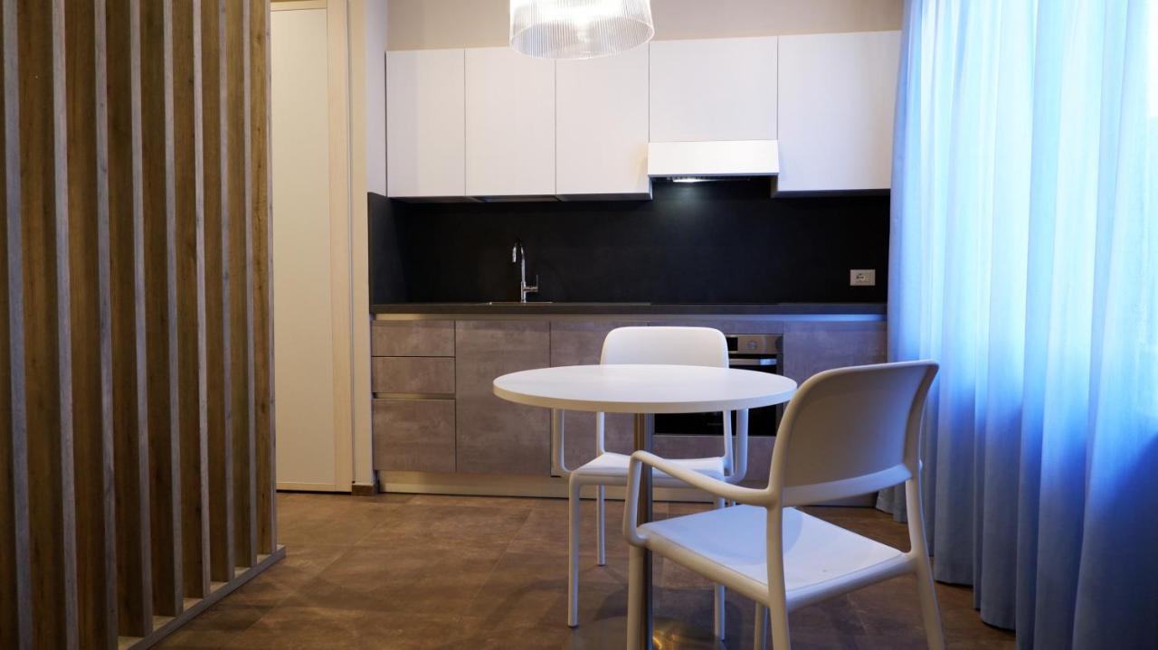 Pianomare Riviera Apartments And Rooms 임페리아 외부 사진