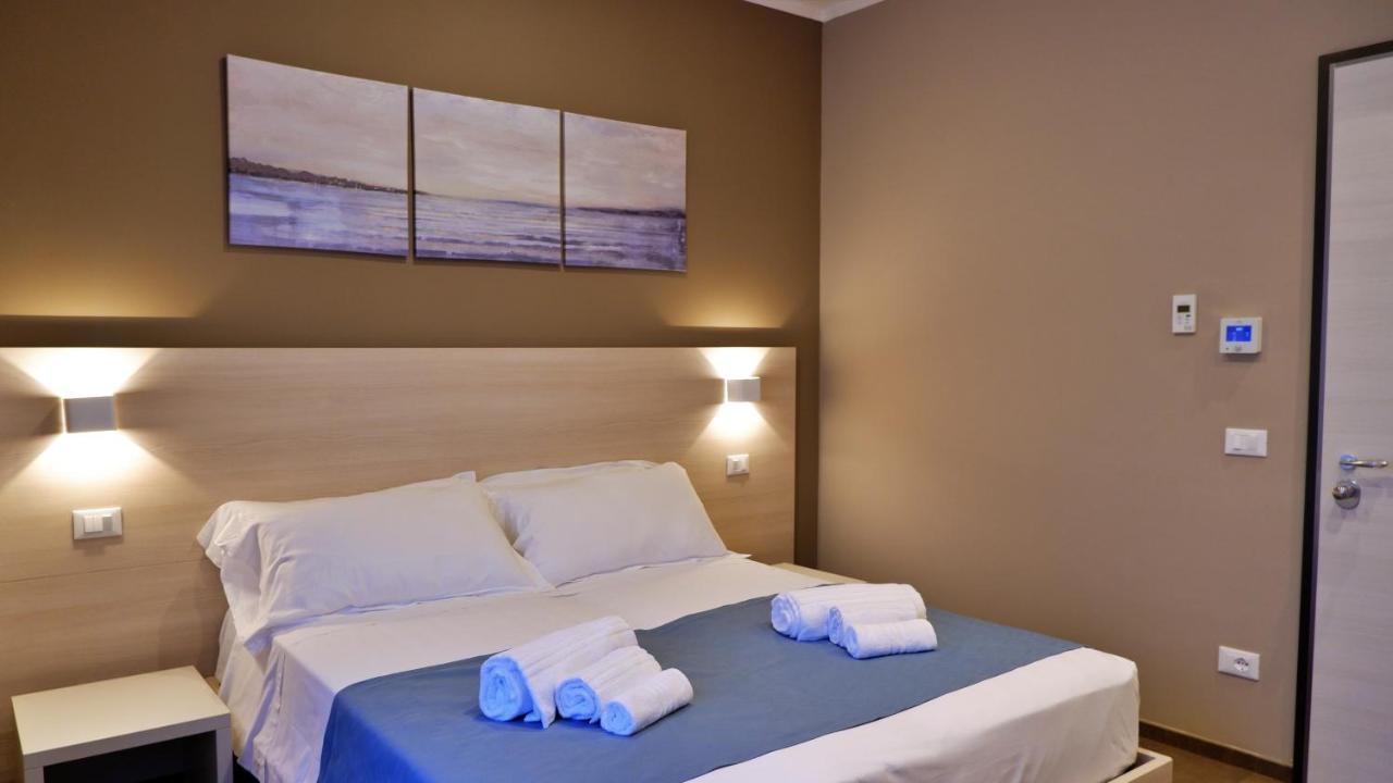 Pianomare Riviera Apartments And Rooms 임페리아 외부 사진