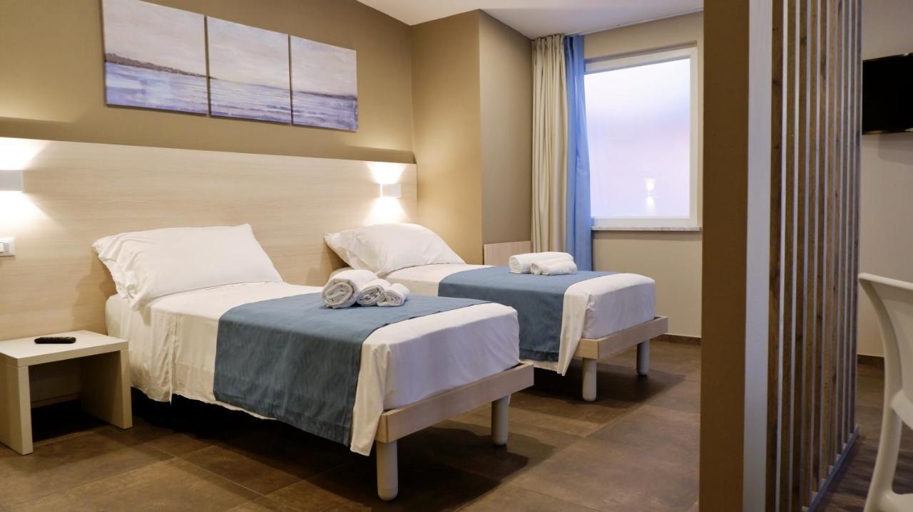 Pianomare Riviera Apartments And Rooms 임페리아 외부 사진