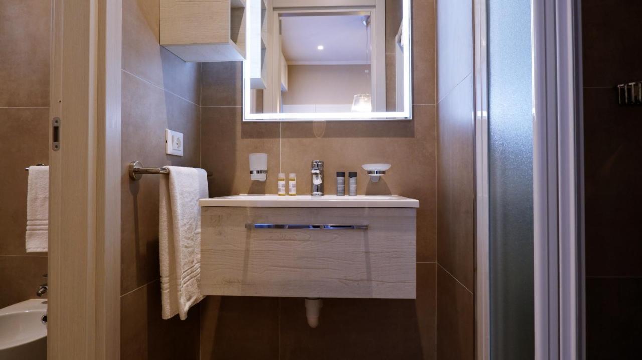 Pianomare Riviera Apartments And Rooms 임페리아 외부 사진