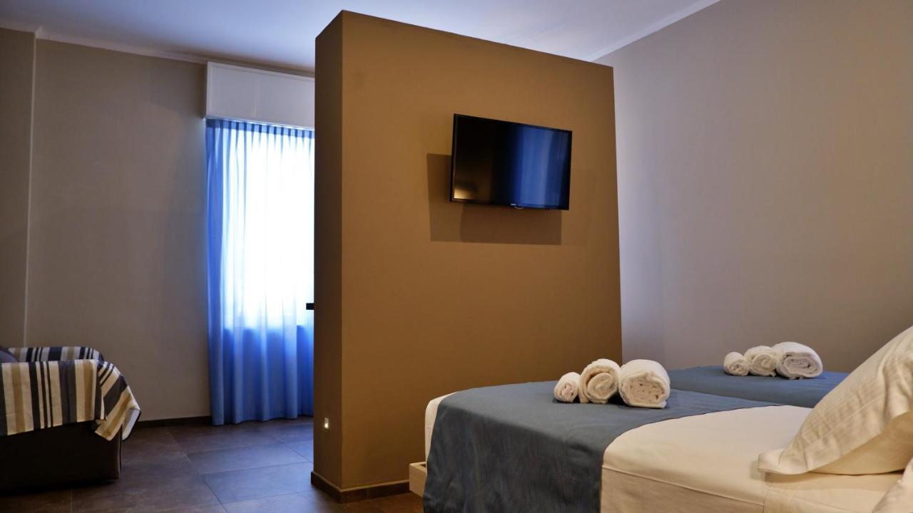 Pianomare Riviera Apartments And Rooms 임페리아 외부 사진